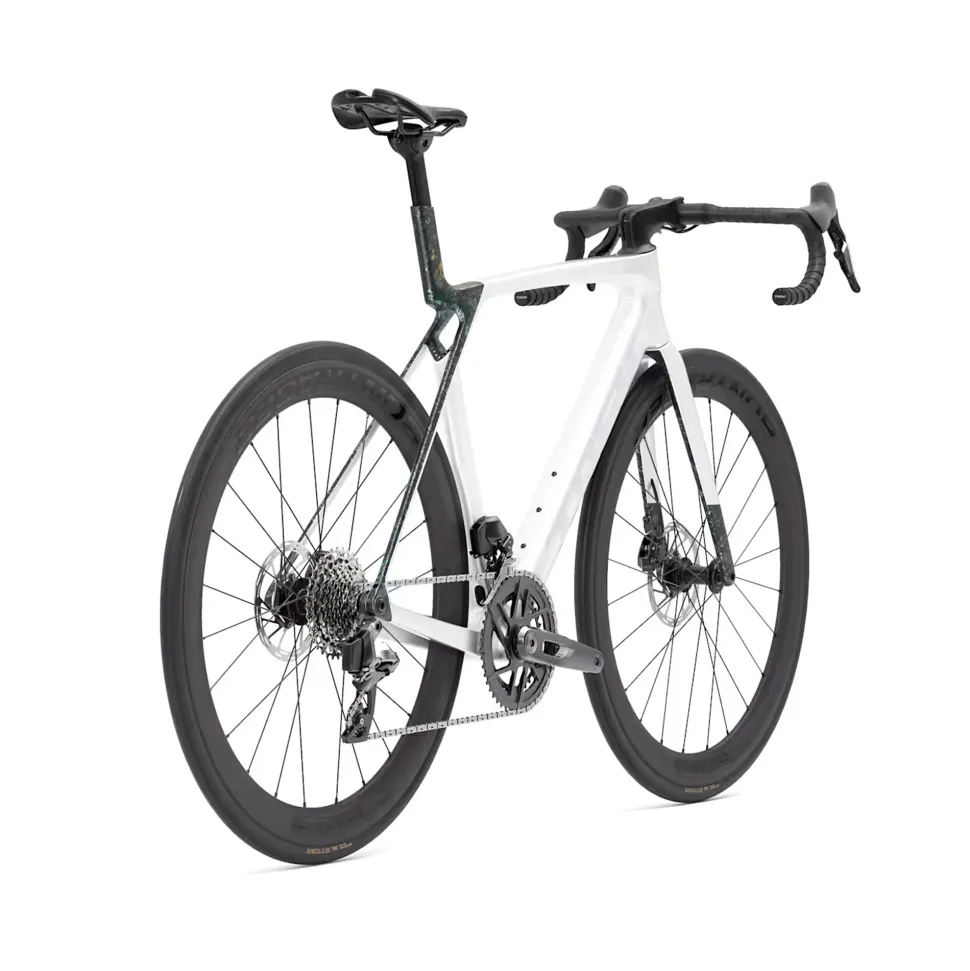 Madone SL 6 Rival AXS Gen 8 Road Bike